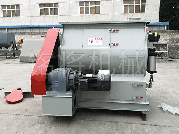 干粉砂漿生產線使用完清潔攪拌機的內壁 干粉砂漿生產線使用完清潔攪拌機的內壁